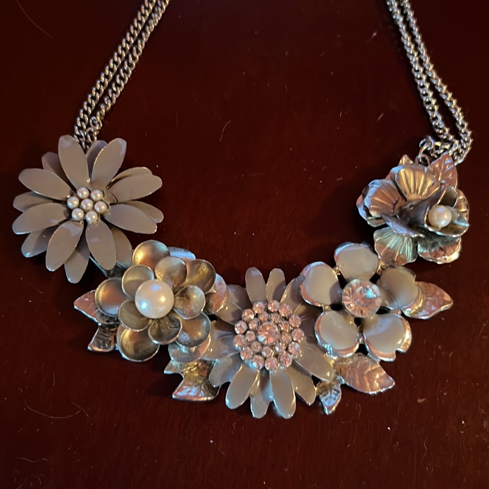 Cookie Lee, Silver Flower Necklace Euc - image 2